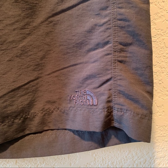 The North Face dark grey outdoor shorts, size 32 - Picture 3 of 16